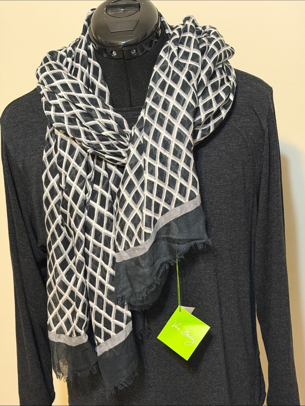 🆕 VERA BRADLEY Soft Fringe Scarf Noir Diamond